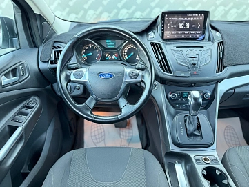 Ford Kuga, 2015г., передний привод, автомат