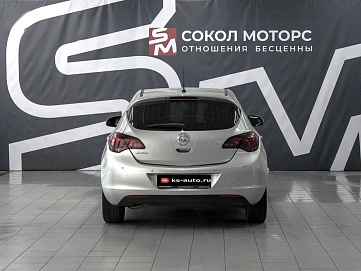 Opel Astra, 2010г., передний привод, автомат