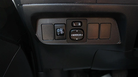 Toyota Auris, 2008г., передний привод, механика