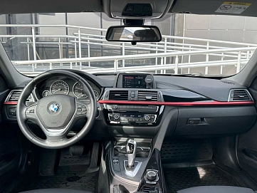 BMW 3 серии, 2018г., задний привод, автомат