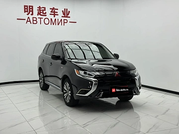 Mitsubishi Outlander, 2022г., передний привод, вариатор