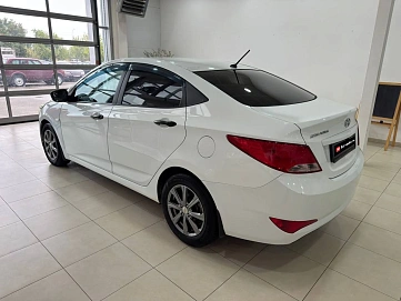 Hyundai Solaris, 2015г., передний привод, автомат
