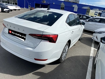 Skoda Octavia, 2021г., передний привод, автомат