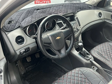 Chevrolet Cruze, 2010г., передний привод, механика
