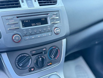 Nissan Sentra, 2015г., передний привод, вариатор