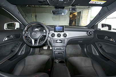 Mercedes-Benz GLA, 2015г., передний привод, робот