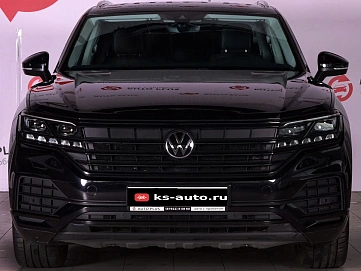 Volkswagen Touareg, 2022г, полный привод, автомат