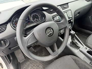 Skoda Octavia, 2020г., передний привод, автомат