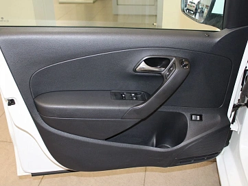 Volkswagen Polo, 2014г., передний привод, автомат