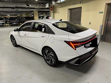 Hyundai Elantra, 2024г., передний привод, вариатор