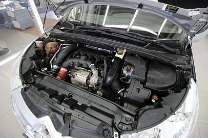 Citroen C4, 2015г., передний привод, автомат