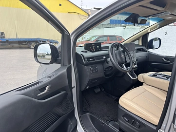 Hyundai Staria, 2023г., полный привод, автомат