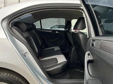 Volkswagen Jetta, 2012г., передний привод, автомат