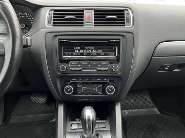 Volkswagen Jetta, 2012г., передний привод, автомат