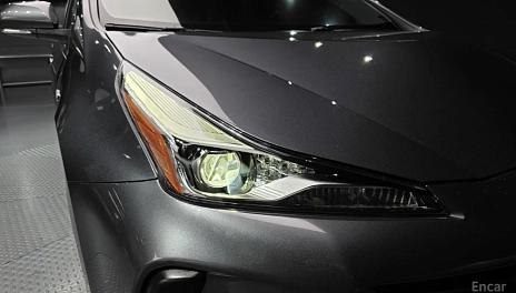 Toyota Prius, 2022г., полный привод, автомат