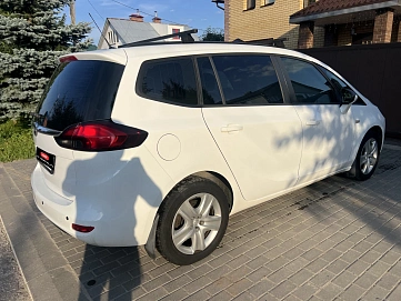 Opel Zafira, 2013г., передний привод, механика