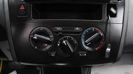 Nissan Tiida, 2008г., передний привод, механика