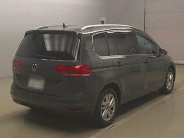 Volkswagen Touran, 2023г., передний привод, робот
