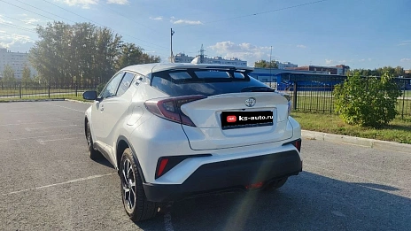 Toyota C-HR, 2020г., передний привод, вариатор