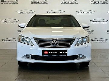 Toyota Camry, 2013г., передний привод, автомат