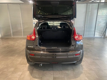 Nissan Juke, 2011г., передний привод, вариатор
