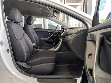 Hyundai Elantra, 2011г., передний привод, автомат
