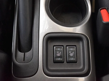 Nissan Juke, 2013г., передний привод, вариатор