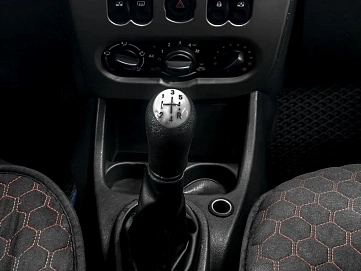Renault Logan, 2012г., передний привод, механика