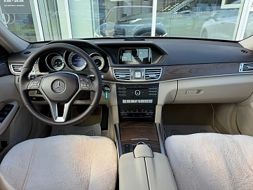 Mercedes-Benz E-Класс, 2015г., задний привод, автомат