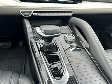 Geely Monjaro, 2023г., передний привод, автомат