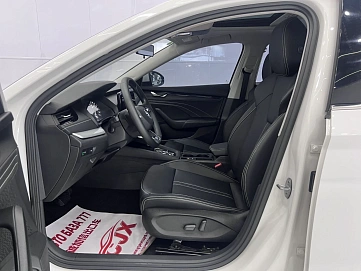 Skoda Octavia, 2022г., передний привод, робот