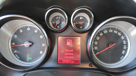 Opel Astra, 2014г., передний привод, механика