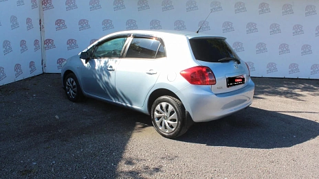 Toyota Auris, 2008г., передний привод, механика