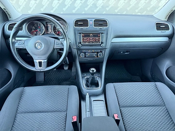 Volkswagen Golf, 2011г., передний привод, механика