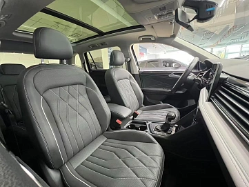 Volkswagen Tiguan, 2022г., передний привод, робот