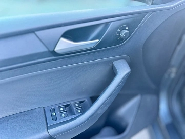 Volkswagen Polo, 2020г., передний привод, механика