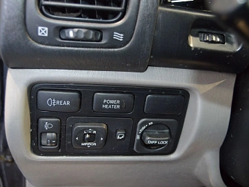 Toyota Land Cruiser, 2006г., полный привод, механика