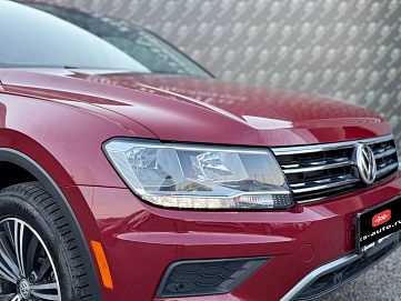 Volkswagen Tiguan, 2018г., полный привод, автомат