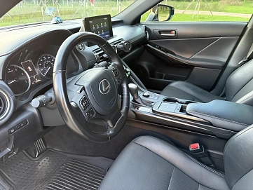 Lexus IS, 2020г., задний привод, автомат