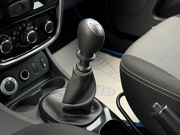 Renault Duster, 2012г., полный привод, механика