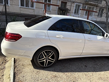 Mercedes-Benz E-Класс, 2013г., задний привод, автомат