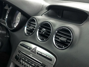 Peugeot 308, 2008г., передний привод, механика