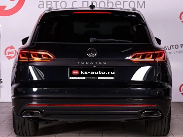 Volkswagen Touareg, 2022г, полный привод, автомат