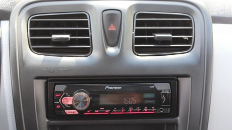 Renault Sandero, 2014г., передний привод, механика