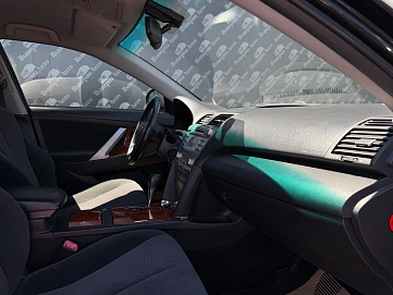 Toyota Camry, 2011г., передний привод, автомат