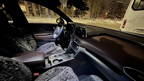 Hyundai Santa Fe, 2019г., полный привод, автомат