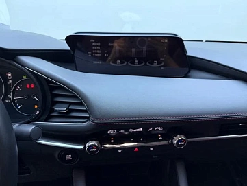 Mazda 3, 2022г., передний привод, автомат