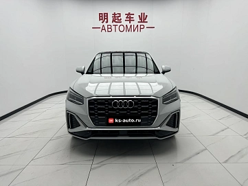 Audi Q2, 2022г, передний привод, робот