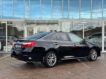 Toyota Camry, 2012г., передний привод, автомат