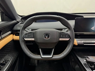 Changan UNI-V, 2023г., передний привод, робот